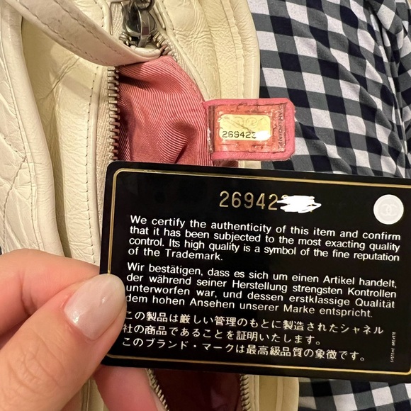 Chanel Gabrielle white small hobo crossbody - Picture 11 of 16